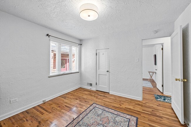 Building Photo - 44 Monroe St