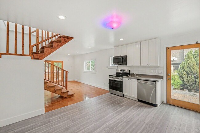 Building Photo - 9451 36th Ave SW