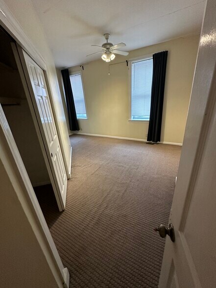 Building Photo - 8 W Hollister St