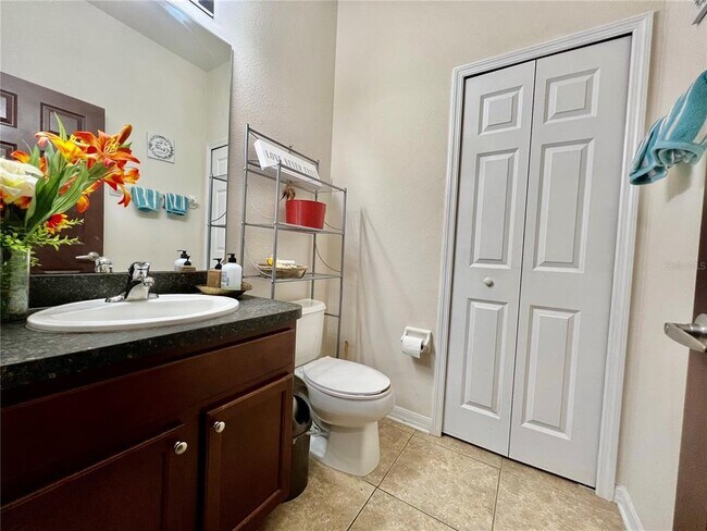 Building Photo - 724 Parker Den Dr