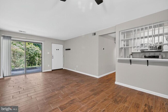 Building Photo - 8509 Barrington Ct