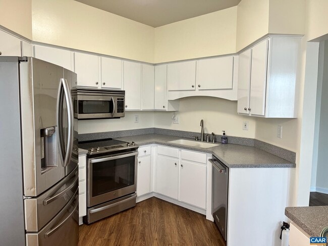 Building Photo - 935 Dorchester Pl