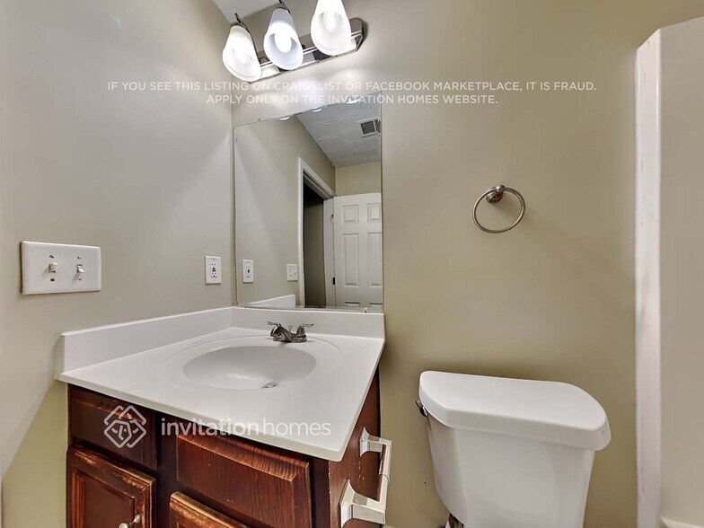 Building Photo - 2245 Corkscrew Way