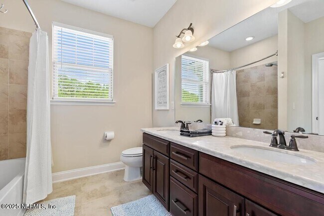Building Photo - 350 Brambly Vine Dr