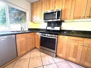 Building Photo - Mira Mesa - Single-Story Detached Condo w ...