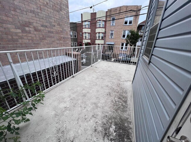 Building Photo - 600 17th St