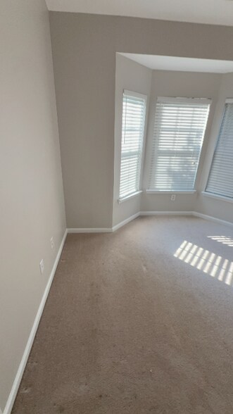 Building Photo - 3080 Landington Dr