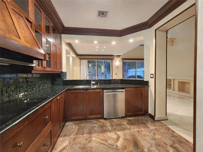 Building Photo - 21028 NE 34th Ct