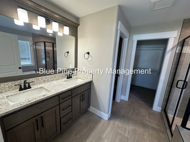 Building Photo - 679 Sterling Dr