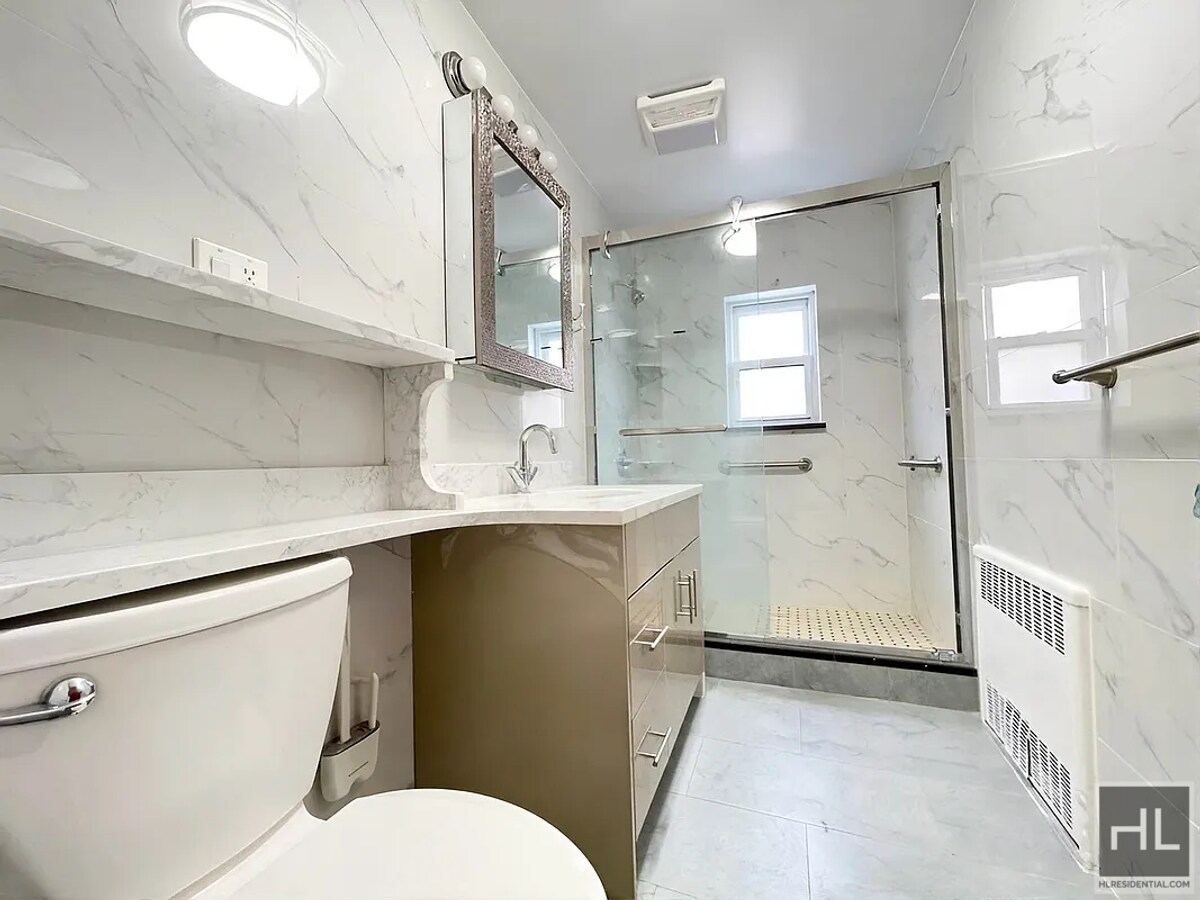 Building Photo - 23 AVENUE