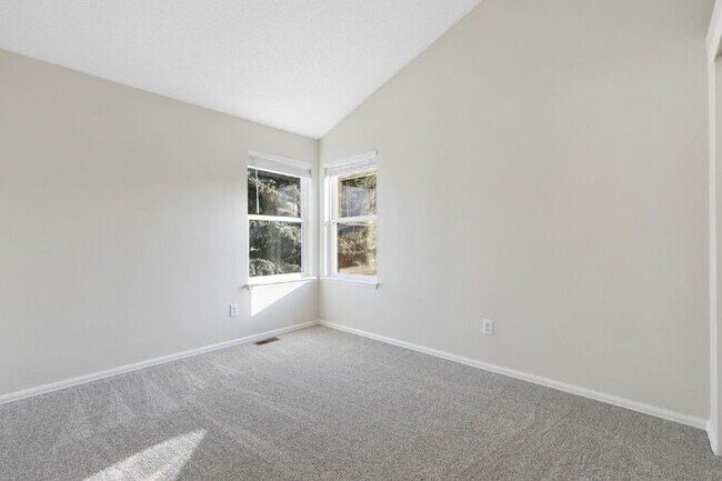 Building Photo - Save Big: Free December Rent + $1,000 Off January at This Updated Briargate Home