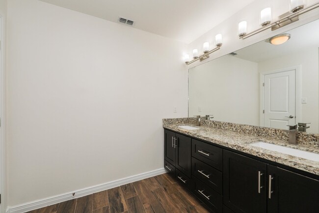 Building Photo - 2319 Palos Lp