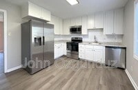 Building Photo - 813 S Blount St