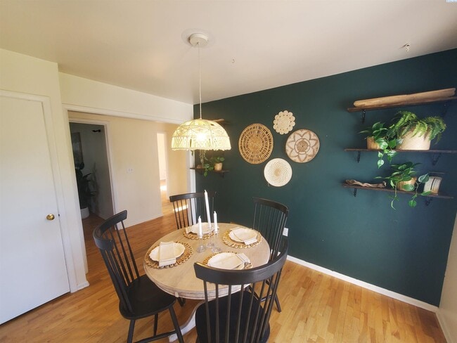 Building Photo - Central kennewick rental