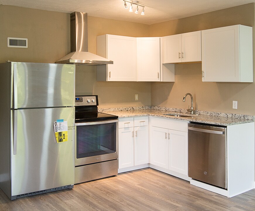 stainless steel dishwasher and appliances - 15010 Point Lookout Rd