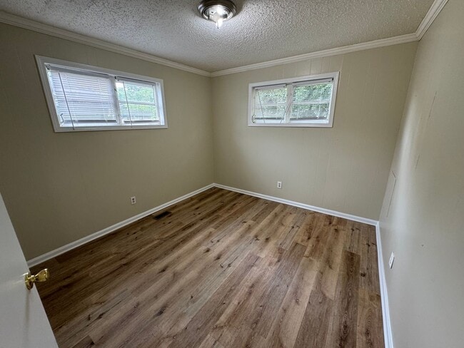 Building Photo - Nice 3/1 House in East Rome- $1,195