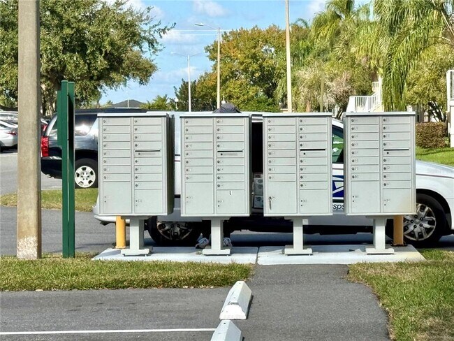 Building Photo - 13415 Fairway Glen Dr