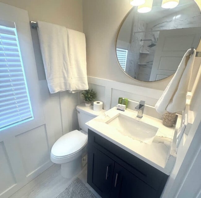 Building Photo - 3006 Gulf Dr