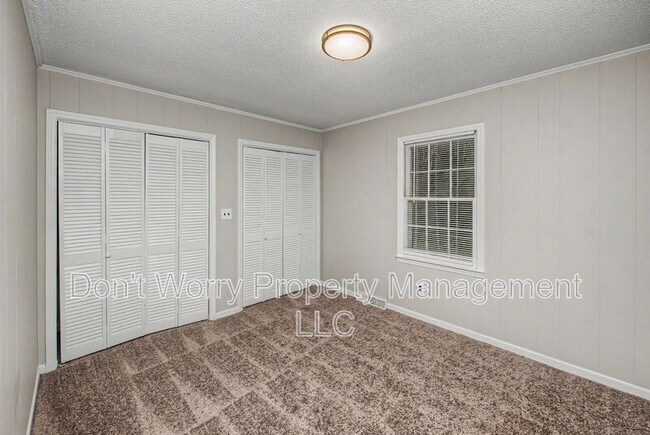 Building Photo - 137 Crest Cir