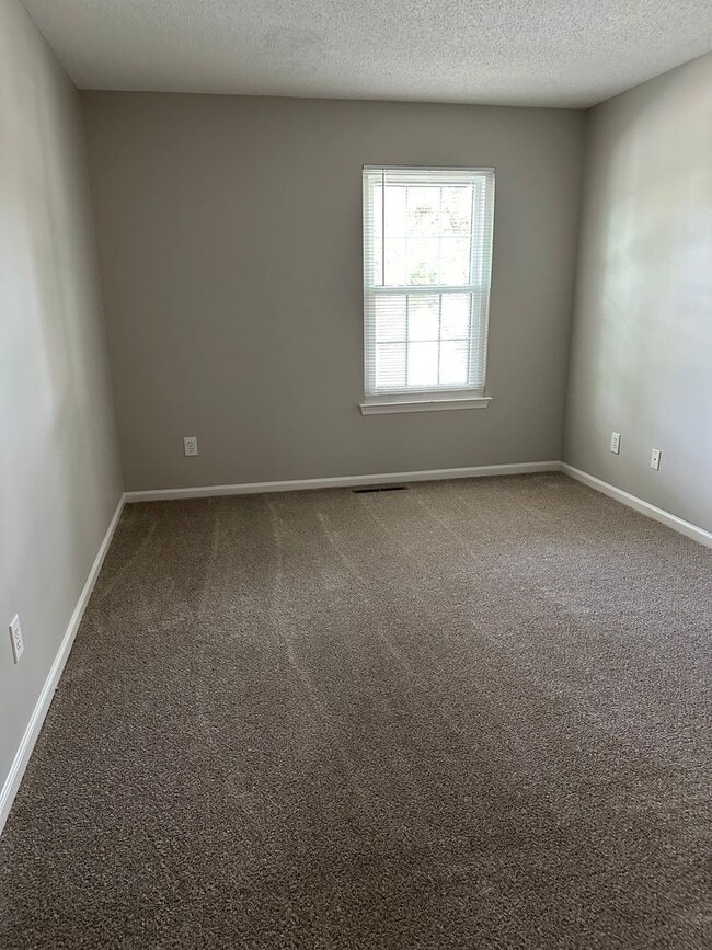 Building Photo - Plantation Woods  in Chesapeake 3 BR, 2.5 BA, 2 Car Garage