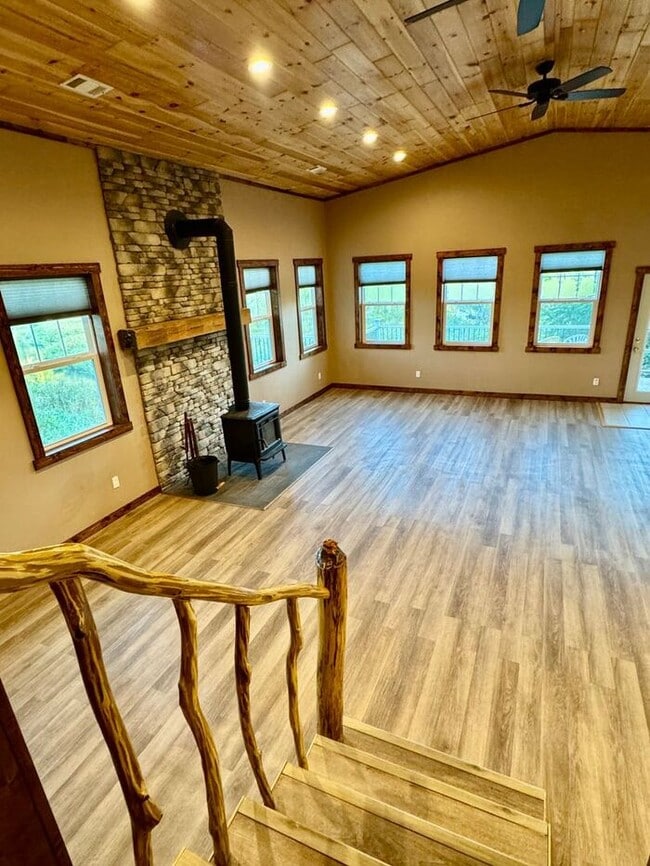 Building Photo - 3 bedroom home, Dowagiac Creek Waterfront,...