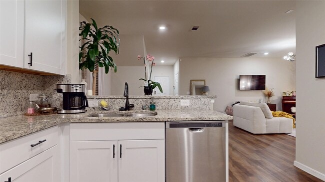 Building Photo - 14526 Chasing Bend Dr