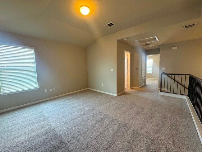 Building Photo - 120 Kingfisher Ln