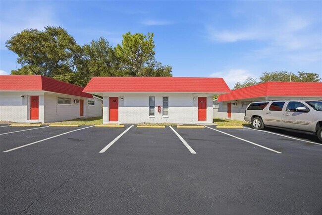 Building Photo - 1302 Morris Park