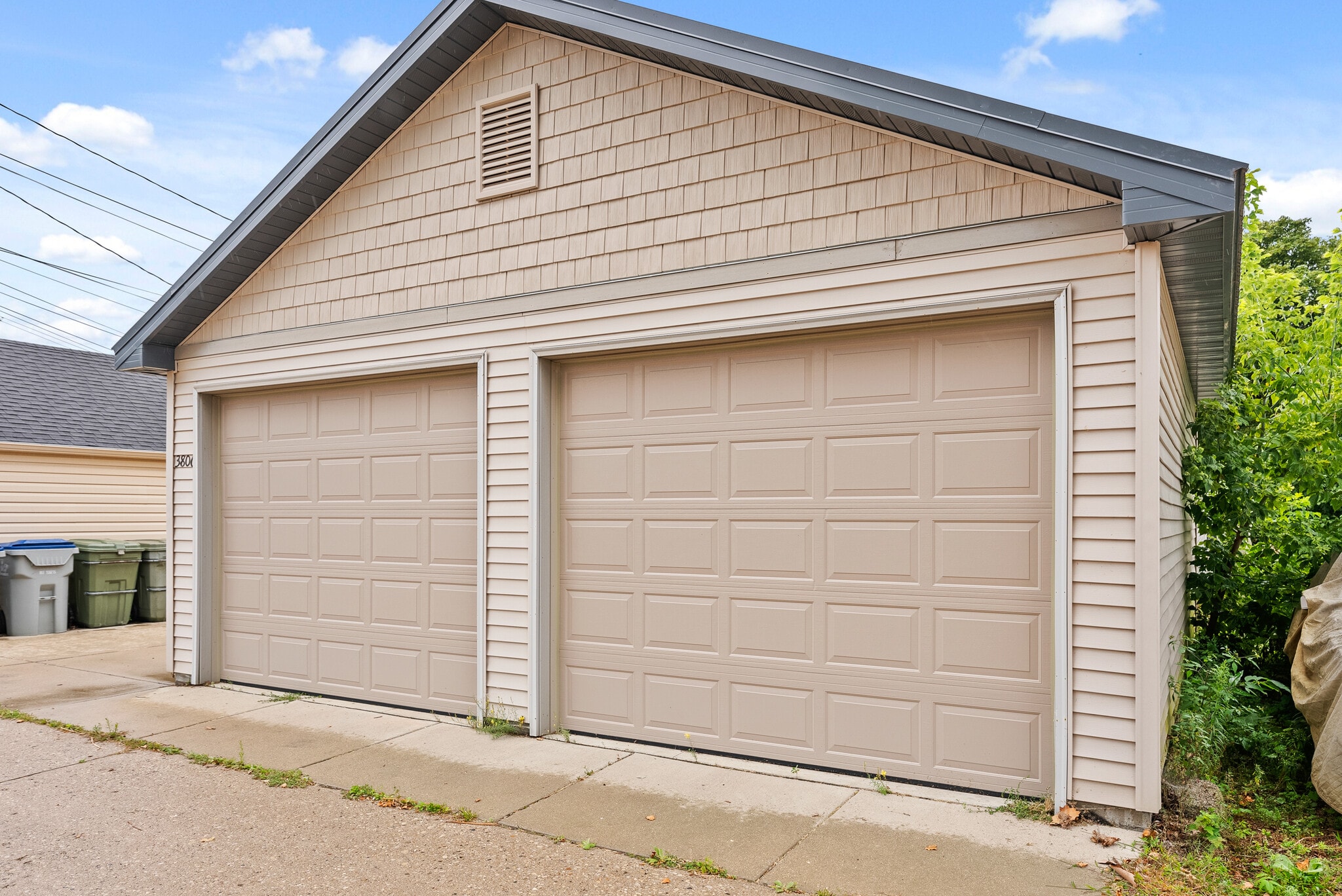 Building Photo - 3808 S Brust Ave