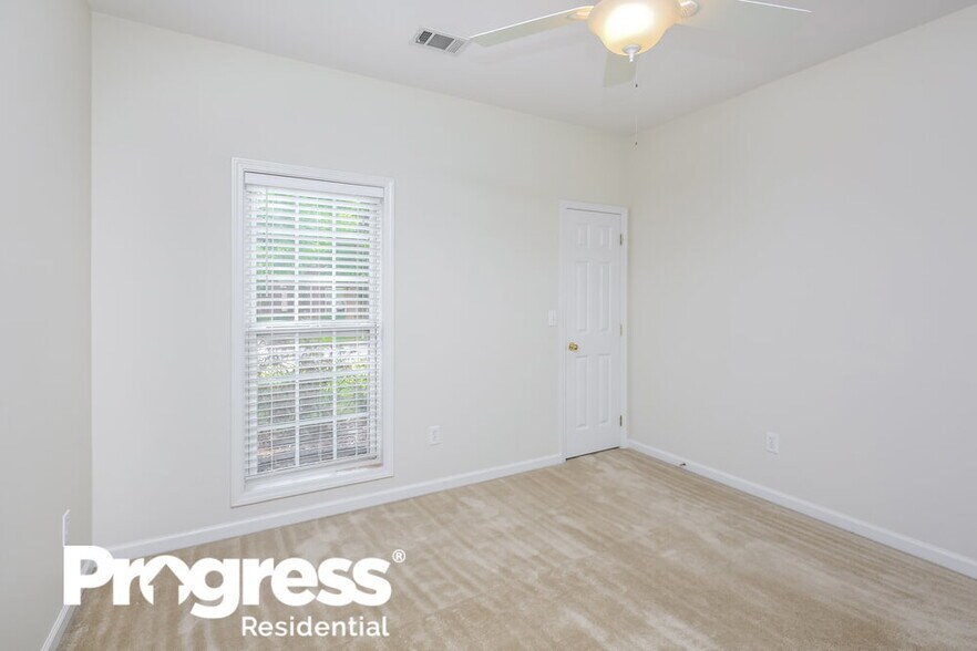 Building Photo - 747 Edgeley Ln