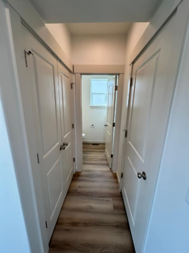 Building Photo - 829 S Camas Ln