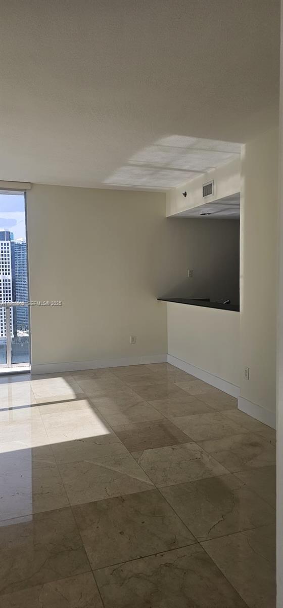 Building Photo - 1060 Brickell Ave