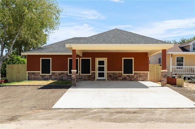 Primary Photo - 832 N Kika De La Garza Blvd