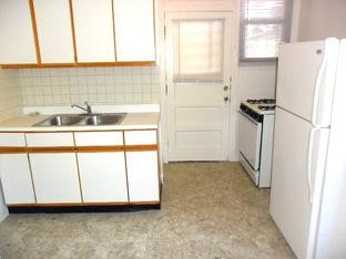 Primary Photo - 1317 W Estes Ave