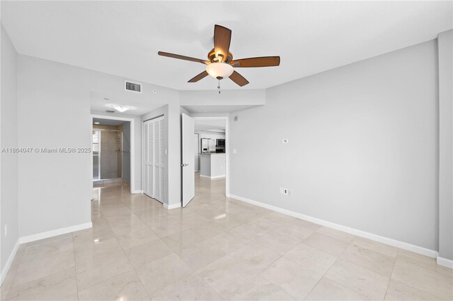 Building Photo - 19501 W Country Club Dr