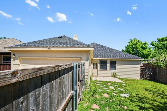 Building Photo - 1550 Charleston Dr