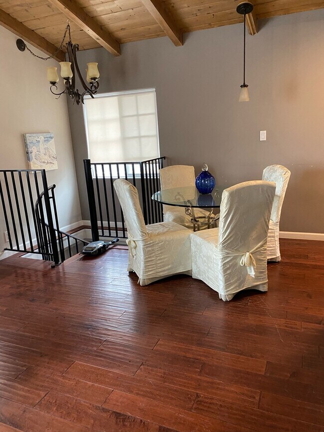 Building Photo - 224 Seaview St