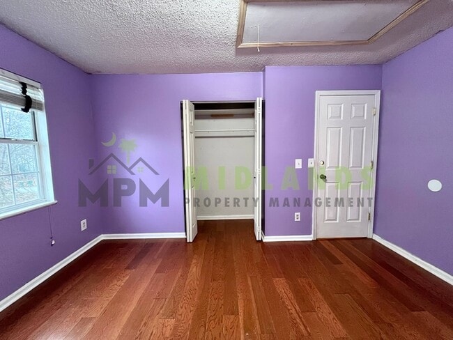 Building Photo - 844 Bentley Dr