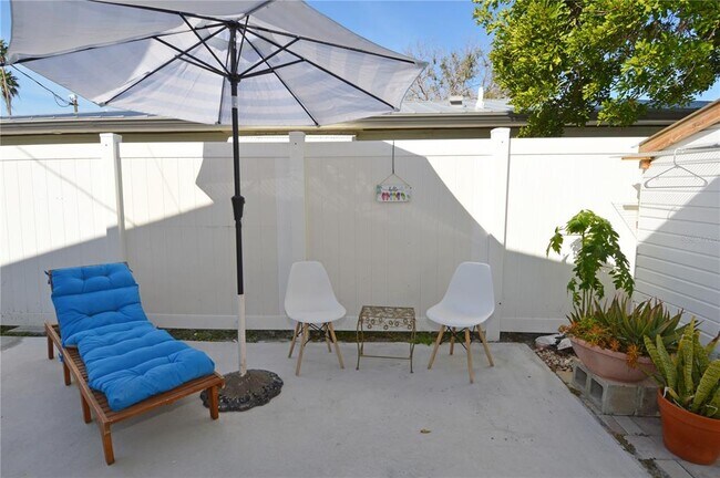 Building Photo - 156 146th Ave