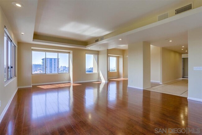 Building Photo - 3060 Sixth Ave