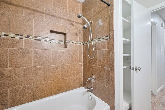 Building Photo - 3323 Suiter Way