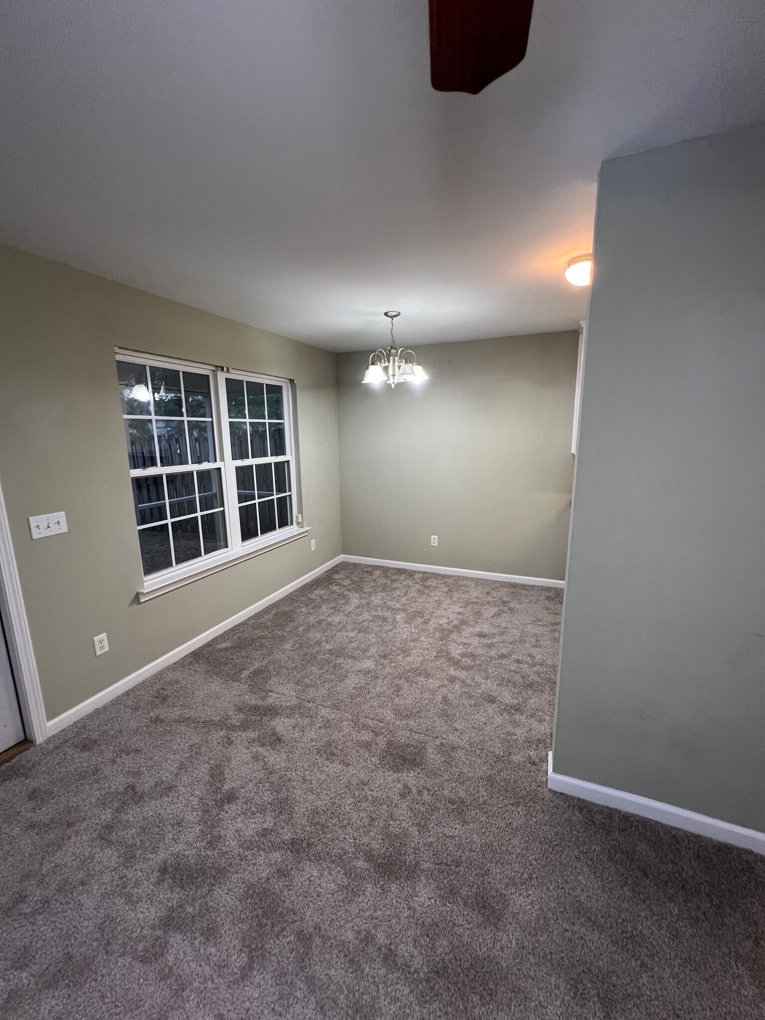 Dining Area - 140 Coral Ln
