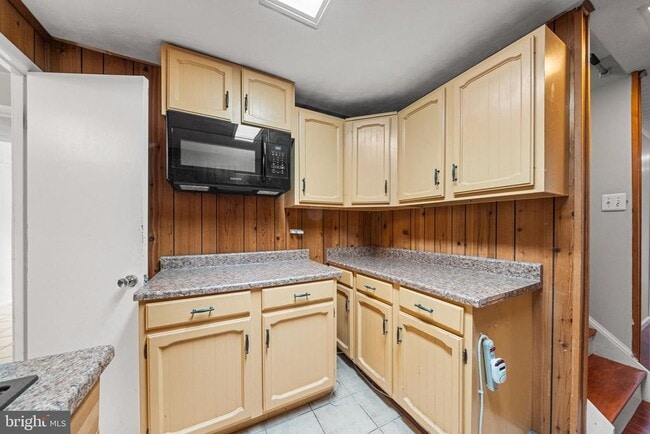 Building Photo - 222 Apple Blossom Ct
