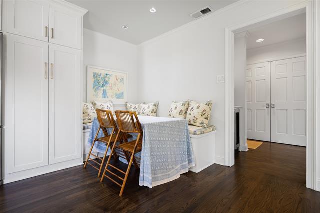 Building Photo - 6243 Del Norte Ln