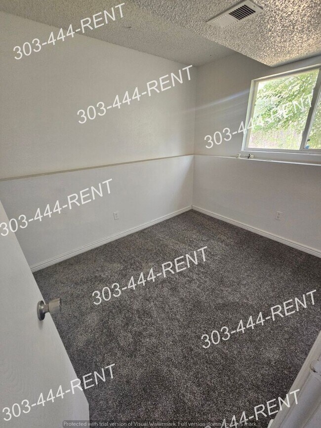 Building Photo - Beautifully Updated 4 Bed 2 Bath home in Denver