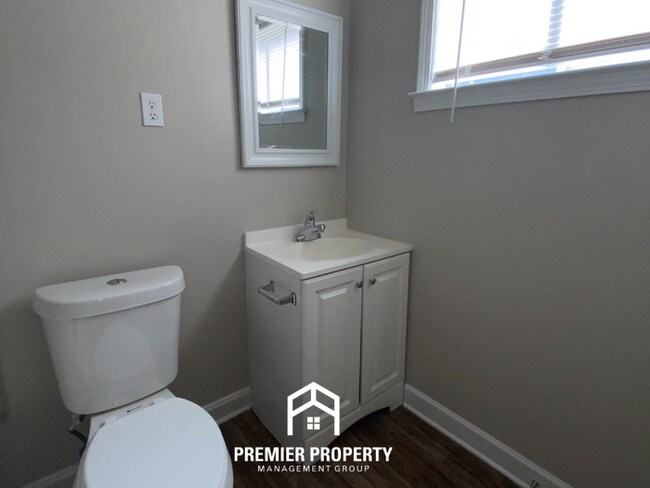 Building Photo - 3999 Hanna Dr