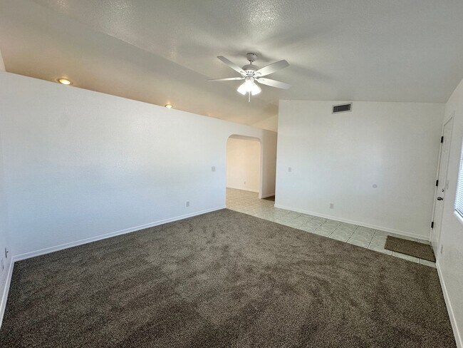 Building Photo - 6582 W Hershey Wy