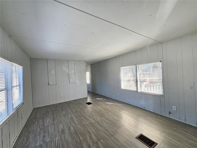 Building Photo - 503 Longfellow Blvd