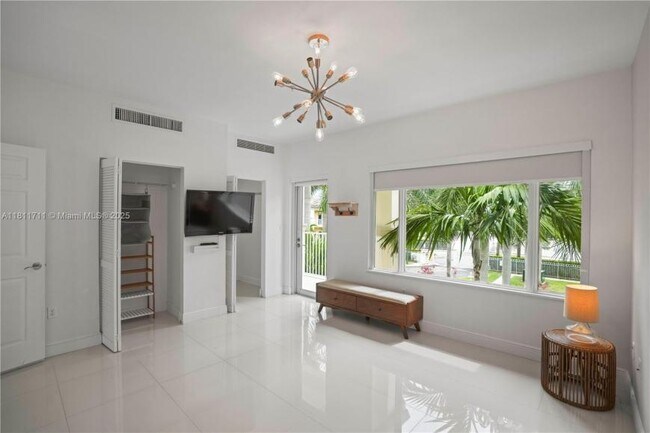 Building Photo - 2 bedroom in Aventura FL 33160