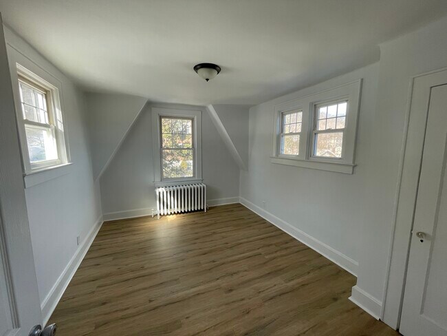 Building Photo - 11 Pearl St